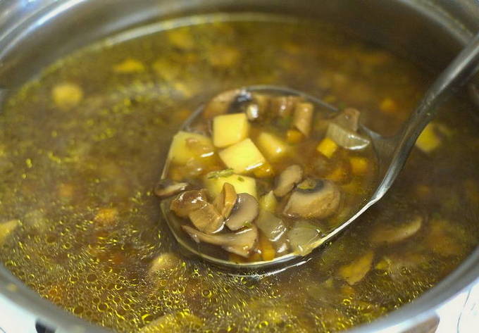 Суп из шампиньонов с плавленым сыром и картофелем