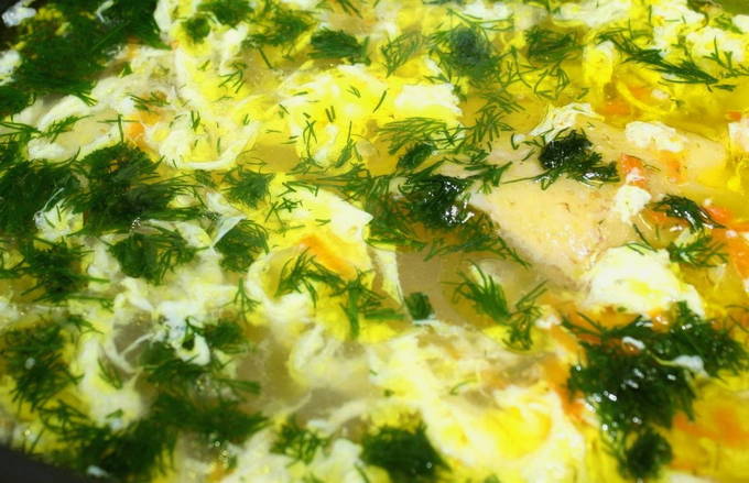 Куриный суп с вермишелью и яйцом