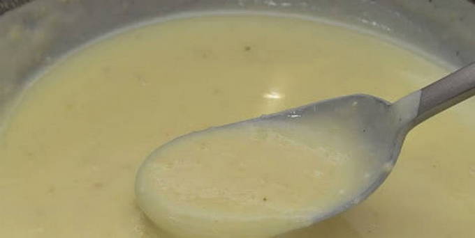 Фрикадельки в сметанном соусе в духовке
