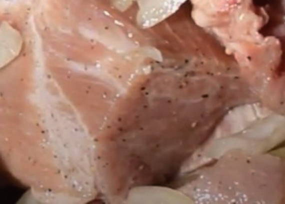 Шашлык из свинины на решетке в духовке