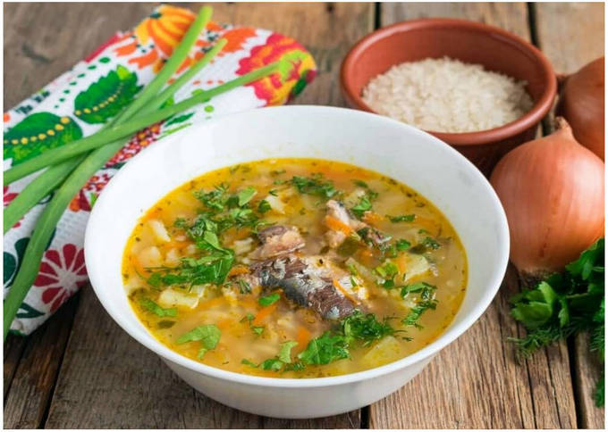 Рыбный суп из консервов с рисом и картошкой рецепт с фото пошагово