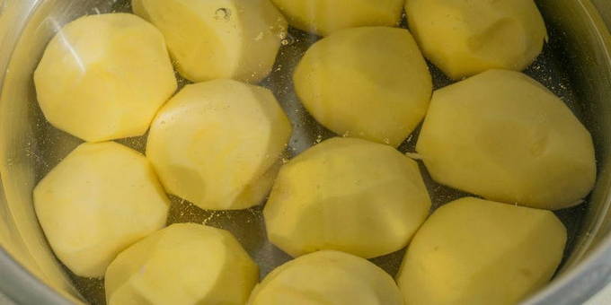 Картофельные шарики из пюре в панировке
