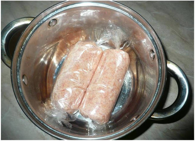 Куриная колбаса с желатином. Форма для свернутой колбаски.