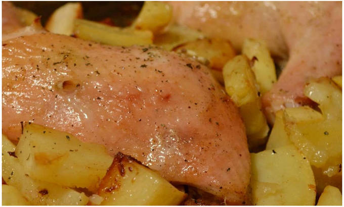 Картошка с куриными крылышками в духовке
