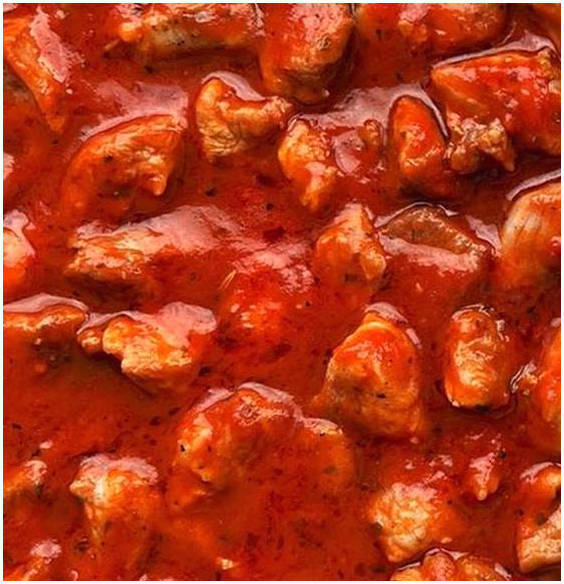 Паста с курицей в томатном соусе