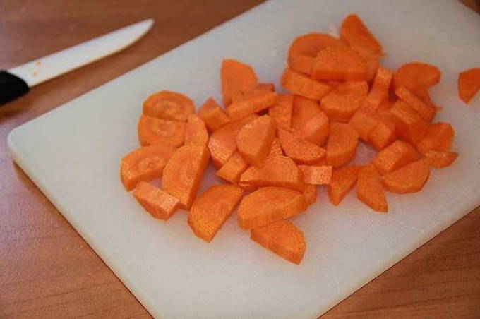 Минтай с морковью и луком в духовке