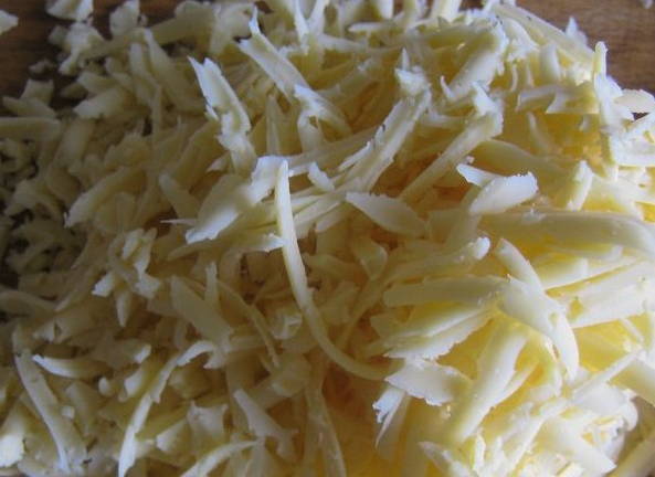 Салат Мимоза с сайрой и сыром