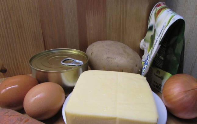 Салат Мимоза с горбушей и сыром классический