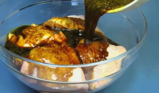 Маринад для курицы с медом и соевым соусом