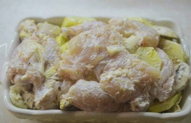 Картошка с грибами и курицей в духовке