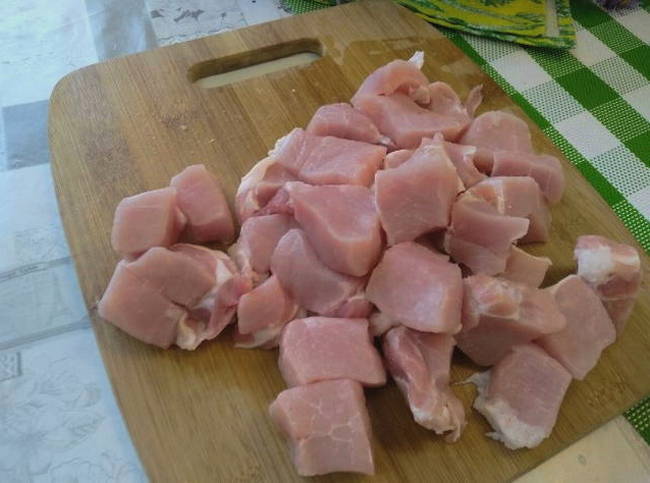 Свинина с баклажанами на сковороде