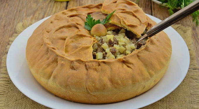 Татарский пирог с мясом и картошкой