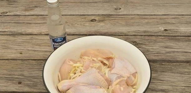 Маринад для шашлыка из курицы с луком и уксусом