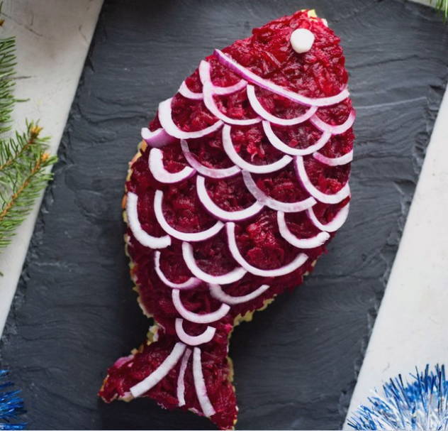Селедка под шубой в форме рыбы - рецепт приготовления с пошаговыми фото