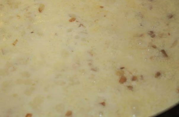 Креветки с чесноком в сливочном соусе на сковороде