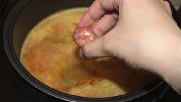 Суп с фрикадельками в мультиварке Редмонд