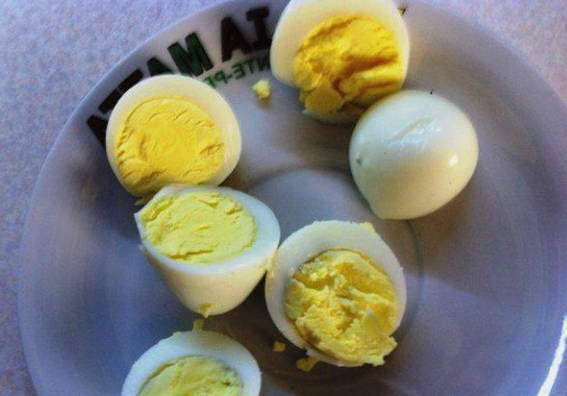 Канапе с перепелиными яйцами