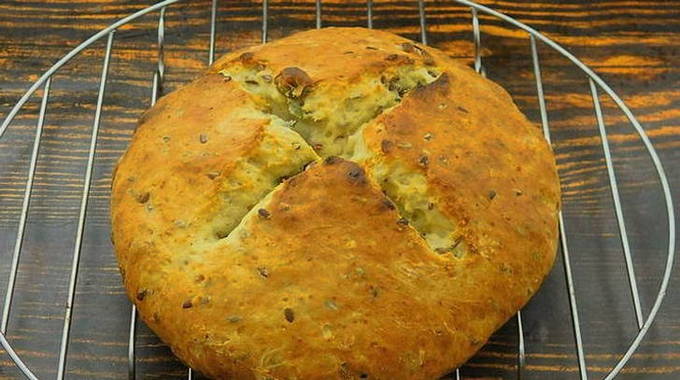 Хлеб на кефире без дрожжей в духовке
