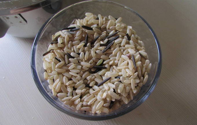 Рассыпчатый бурый рис на гарнир
