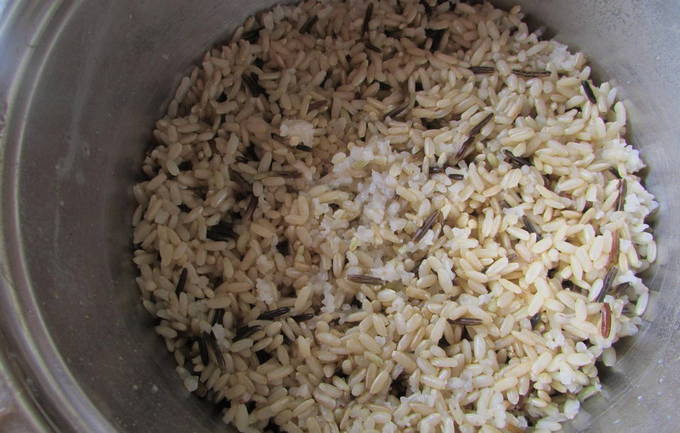 Рассыпчатый бурый рис на гарнир