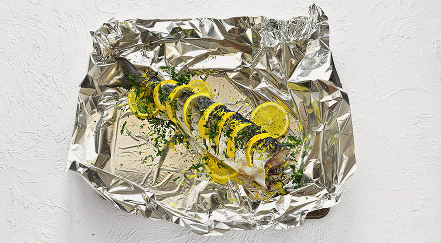 Скумбрия с лимоном в фольге в духовке