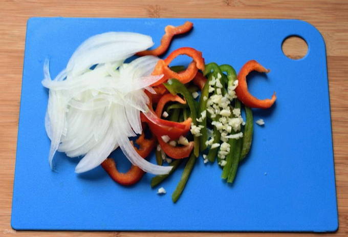 Филе трески с овощами в духовке