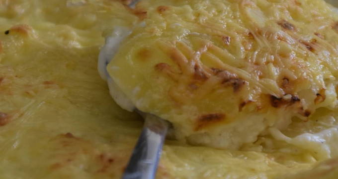 Картофельный гратен с сыром и сливками