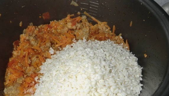 Рис с фаршем в мультиварке