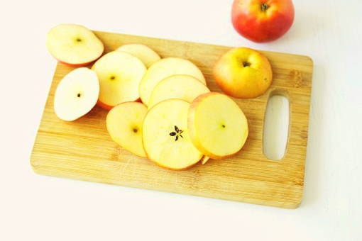 Запеченные яблоки в слоеном тесте