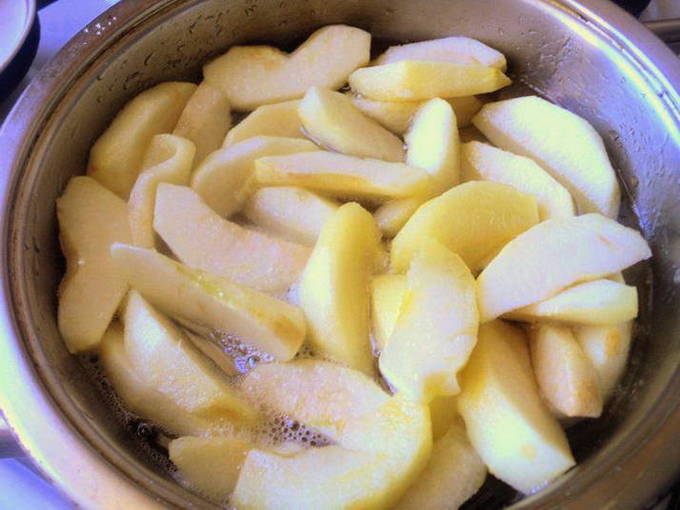 Яблочный пирог с меренгой