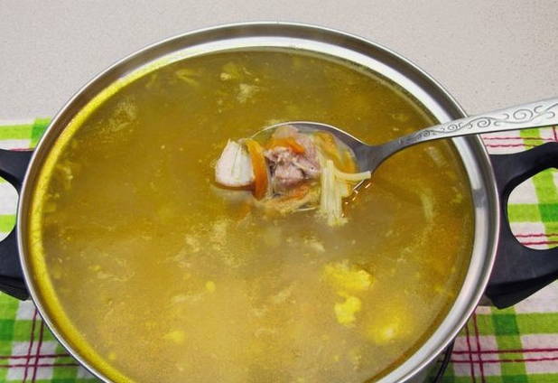 Суп из говяжьей тушенки