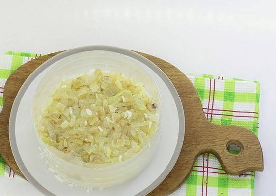 Салат из шпрот с яйцом