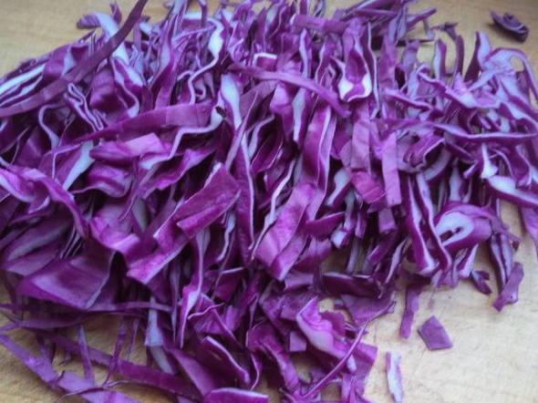 Салат из свежей фиолетовой капусты