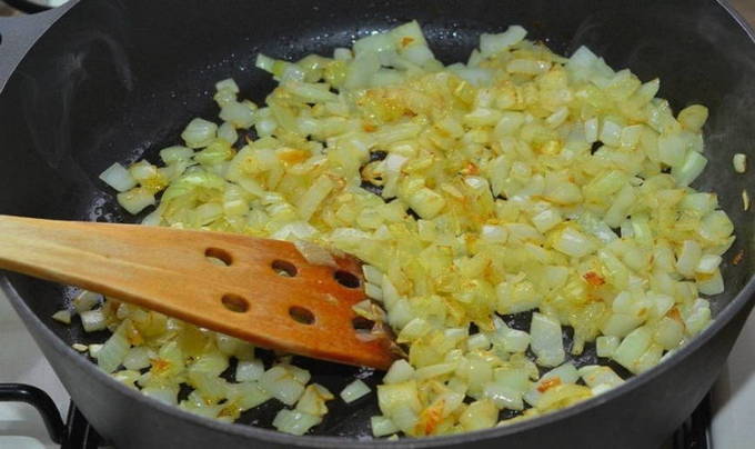 Картофельные драники с яйцом на сковороде классические