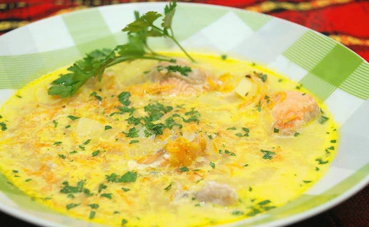 Сливочный суп из лосося лохикейто