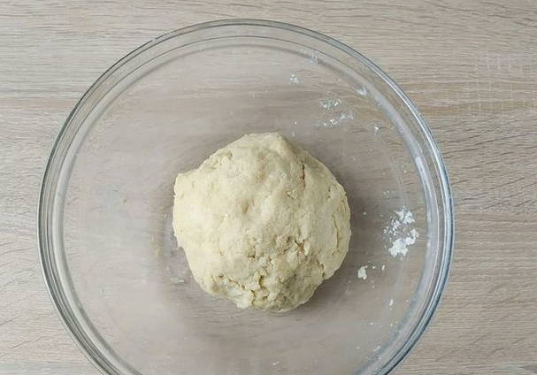 Пирог из песочного теста с вареньем в духовке