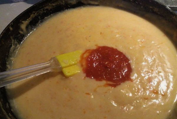 Тефтели в сметано-томатном соусе в духовке