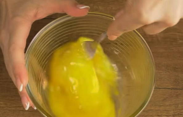 Лаваш с яйцом на сковороде