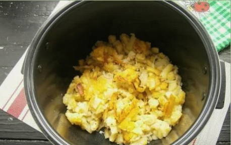 Как пожарить картошку в мультиварке