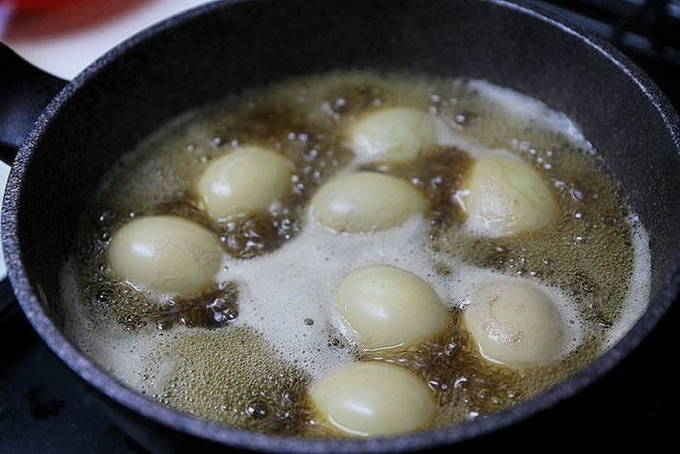 Маринованные яйца в соевом соусе