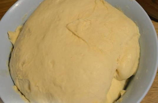 Дрожжевое тесто для булочек на молоке