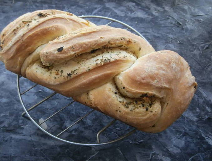 Чесночный хлеб в духовке