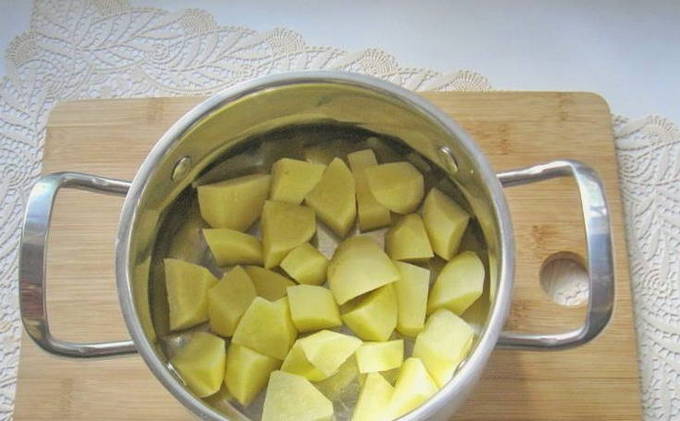 Суп-пюре из кабачков со сливками