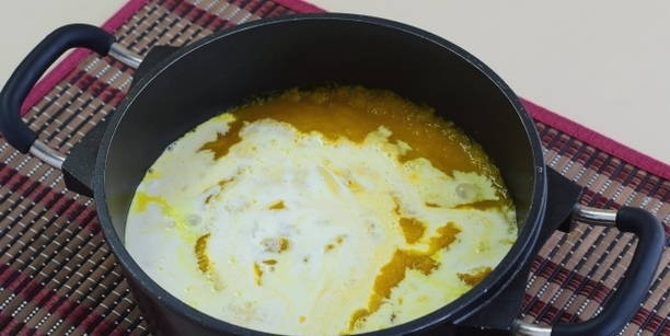 Тыквенный суп-пюре с креветками и сливками