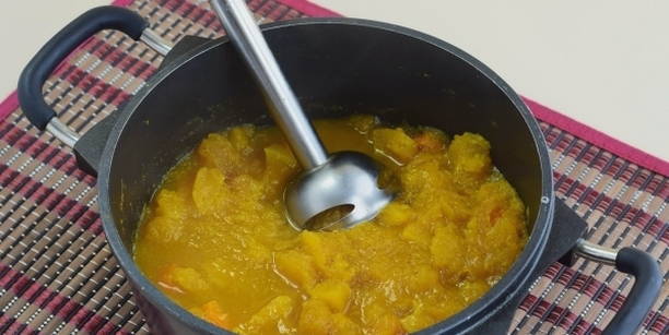 Тыквенный суп-пюре с креветками и сливками