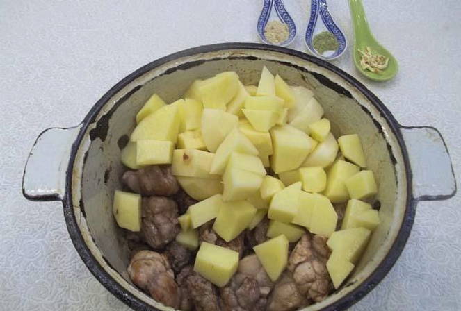 Телятина с картошкой в духовке