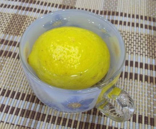 Смесь для иммунитета из сухофруктов с мёдом, грецкими орехами и лимоном