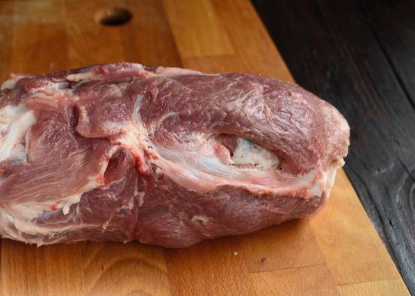 Мясной рулет из свинины в духовке