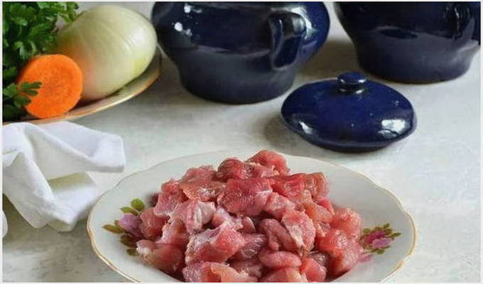 Свинина с картошкой и помидорами в духовке