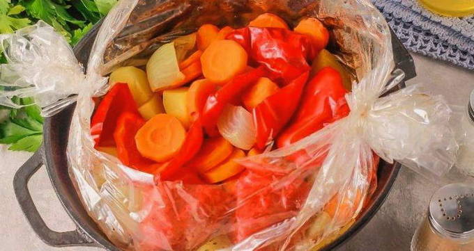 Запечённые овощи в рукаве в духовке